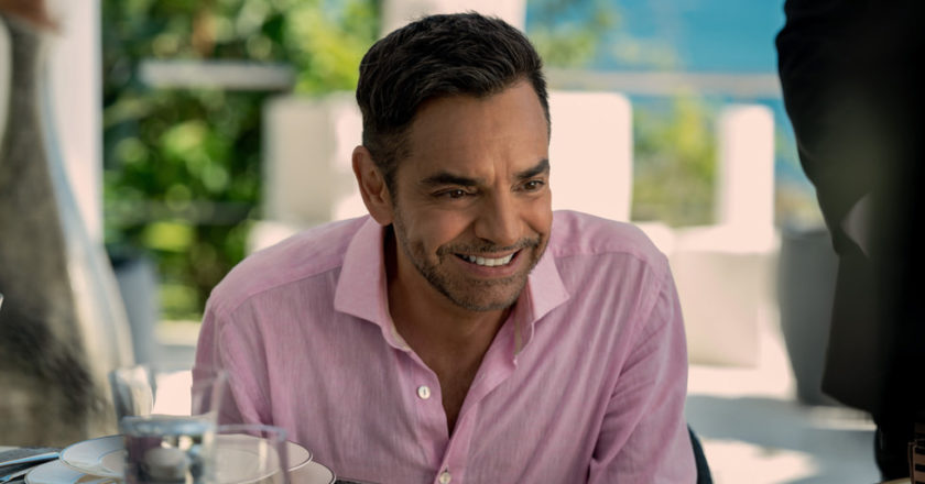 Apple’s bilingual comedy series “Acapulco,” starring Eugenio Derbez, to make global debut Friday, October 8 on Apple TV+.