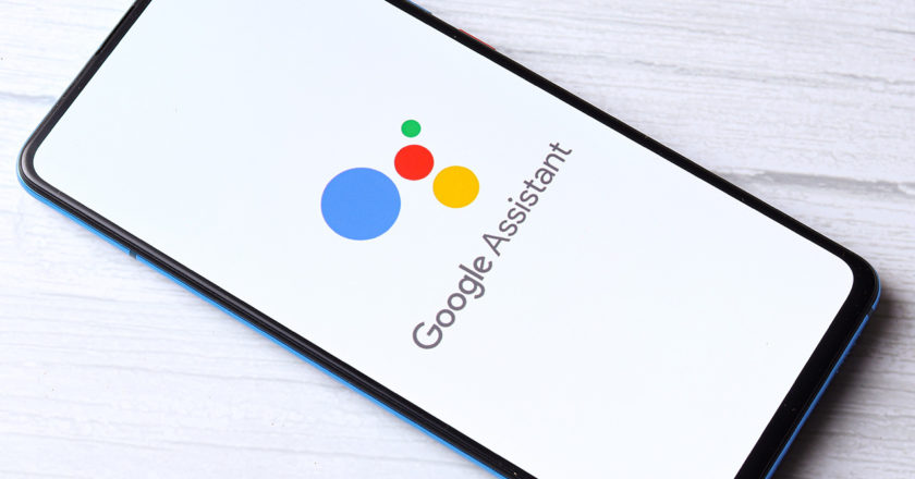 El asistente de Google cumple cinco años y suma más funcionalidades para lo usuarios de América Latina.