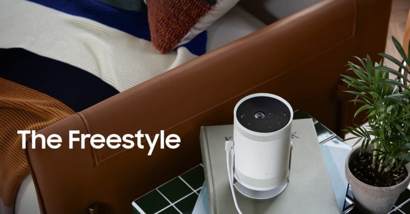 Samsung Electronics lanza The Freestyle, una pantalla portátil para entretenimiento donde quiera que esté.